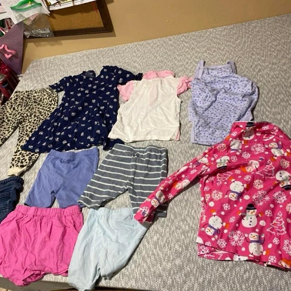 Baby girl clothes bundle 3T. SKU-A965